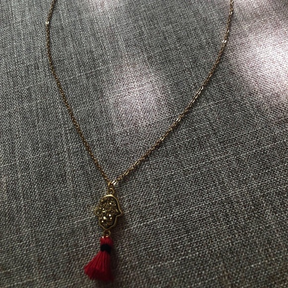 Tres Femmes necklace. - Picture 2 of 2